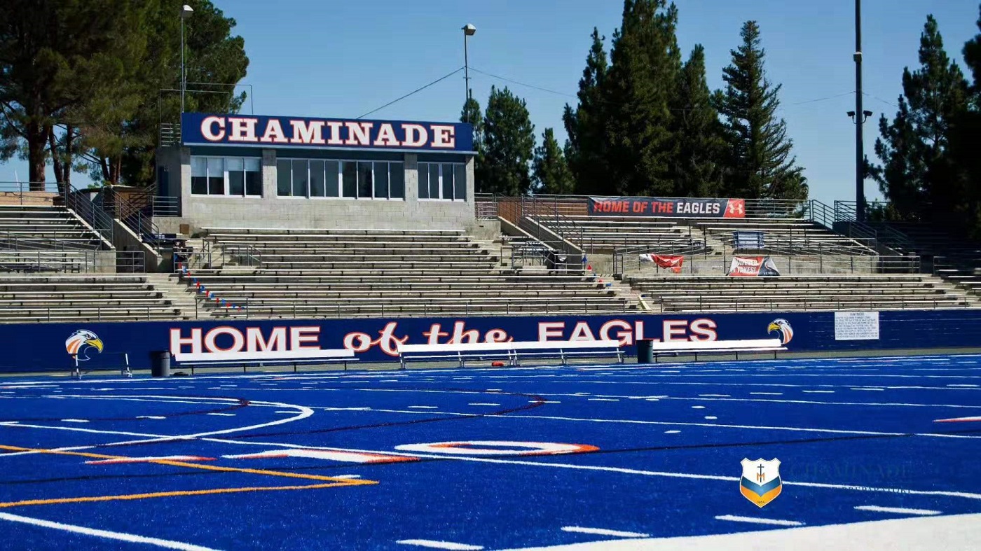 09-1查米納德預(yù)備高中操場.jpg 09-1查米納德預(yù)備高中操場.jpg